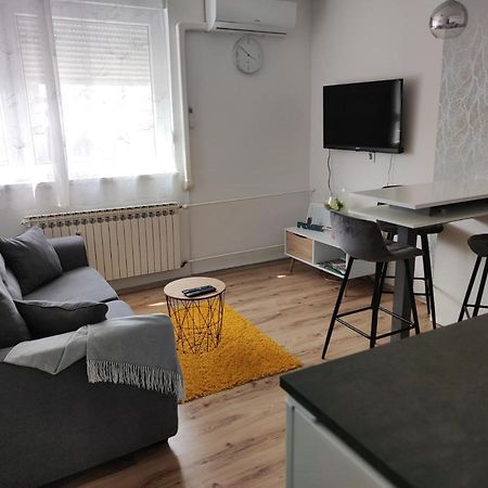 Apartman Emy Карловац Экстерьер фото