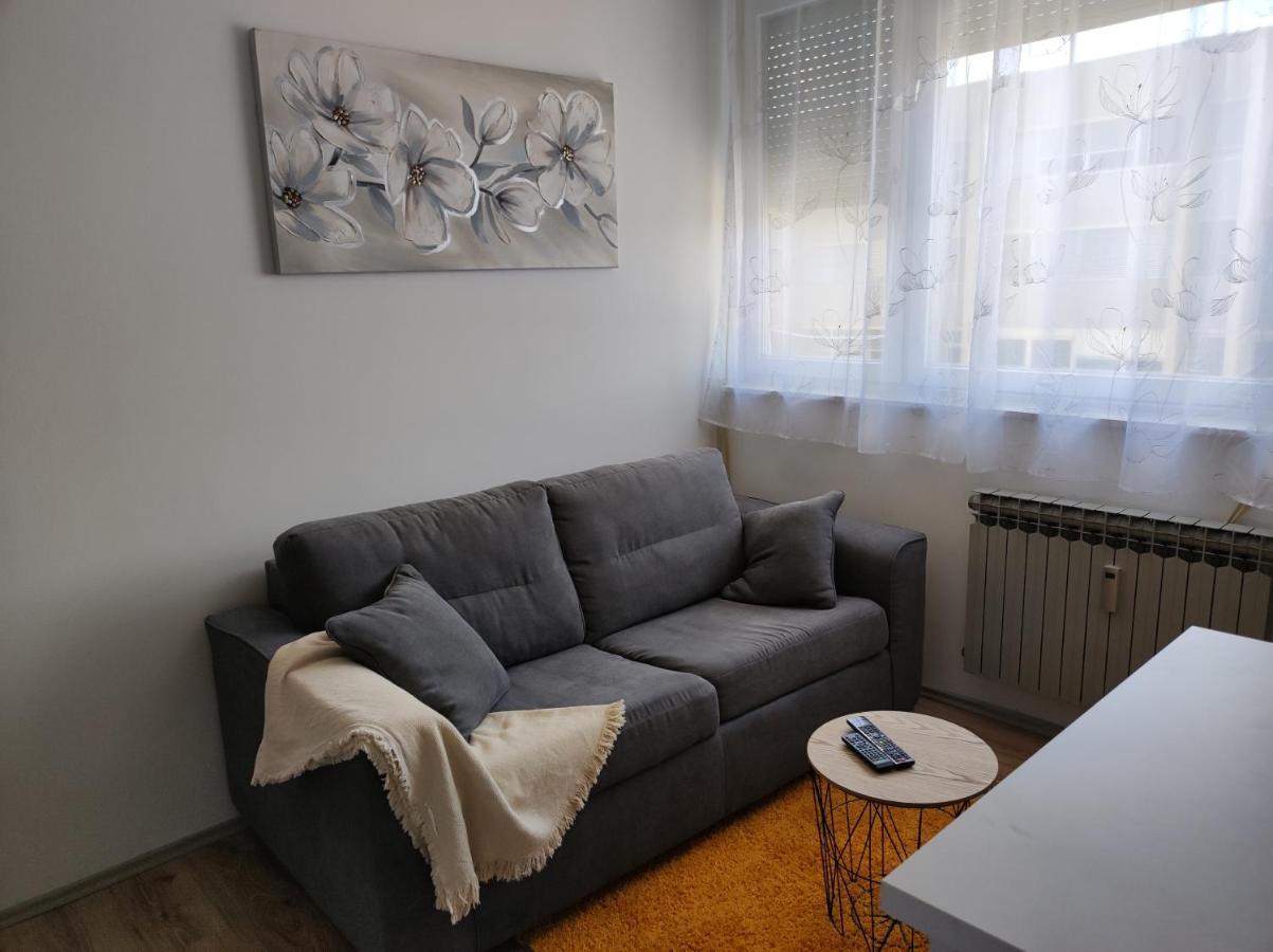Apartman Emy Карловац Экстерьер фото