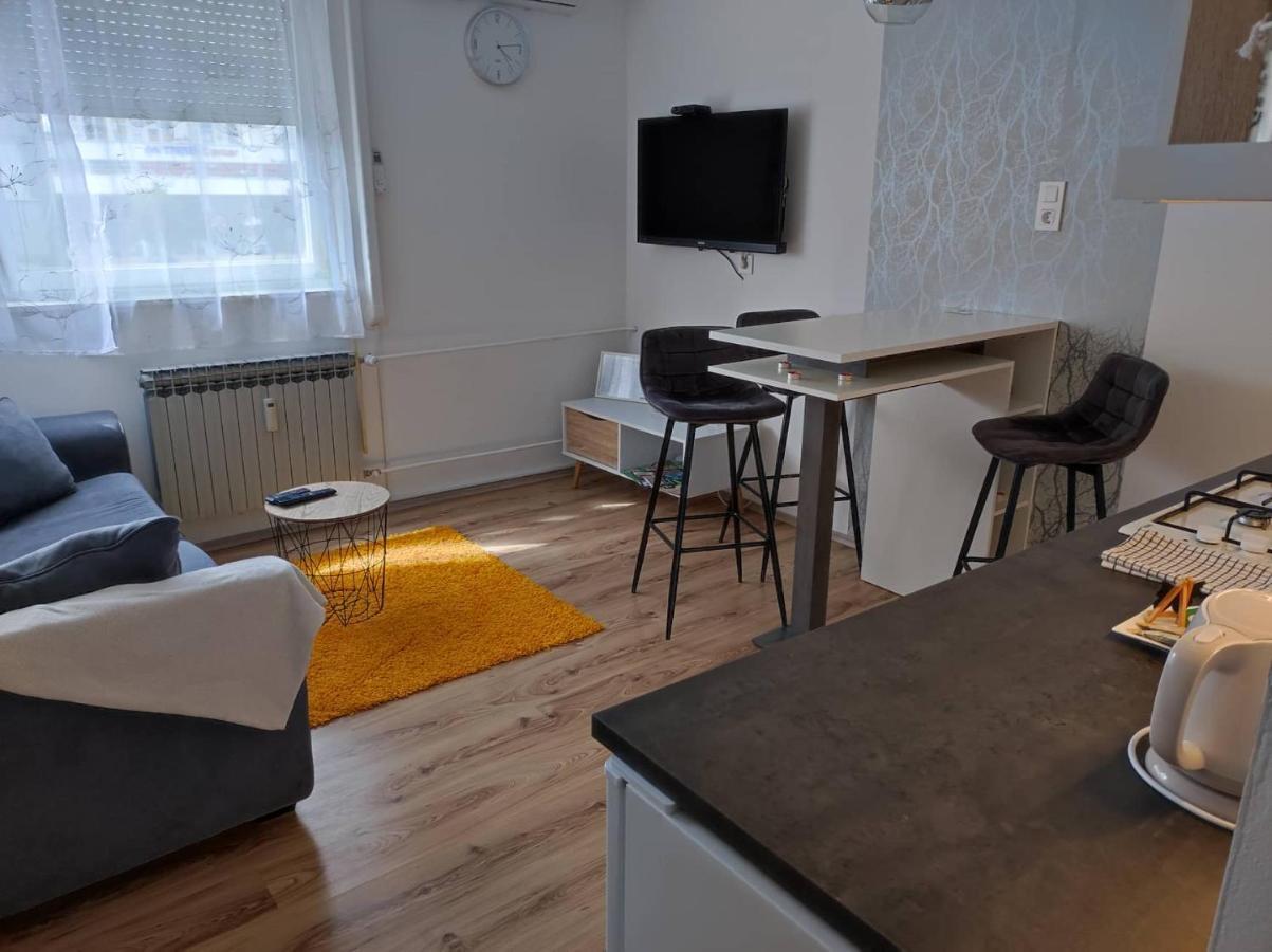 Apartman Emy Карловац Экстерьер фото